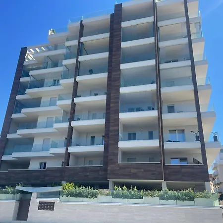 La Titina Sangi Бари